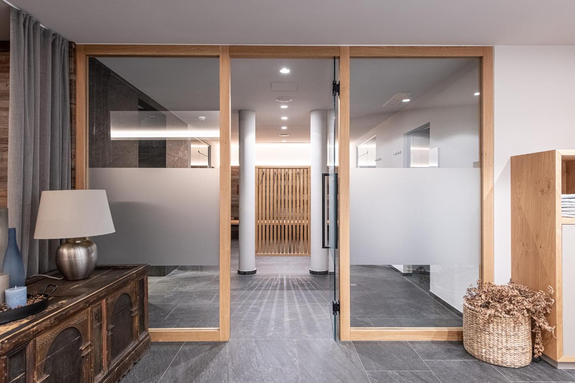 Hotel Ander Brunico Bagian luar foto